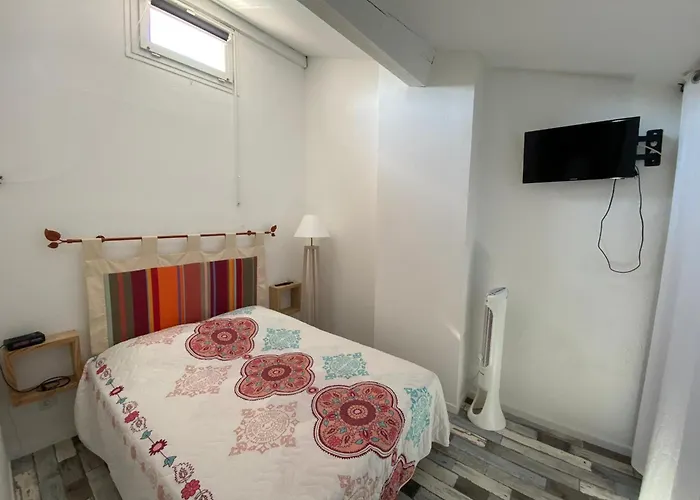 2** Avec Loggia, Parking, A 5 Min De La - - Fr-1-732-10